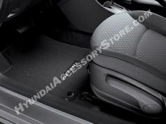 2012_hyundai_accent_carpeted_floor_mats.jpg