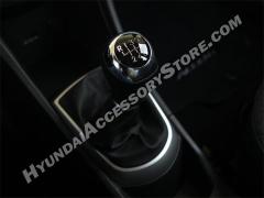 2012_hyundai_accent_sport_shifter.jpg